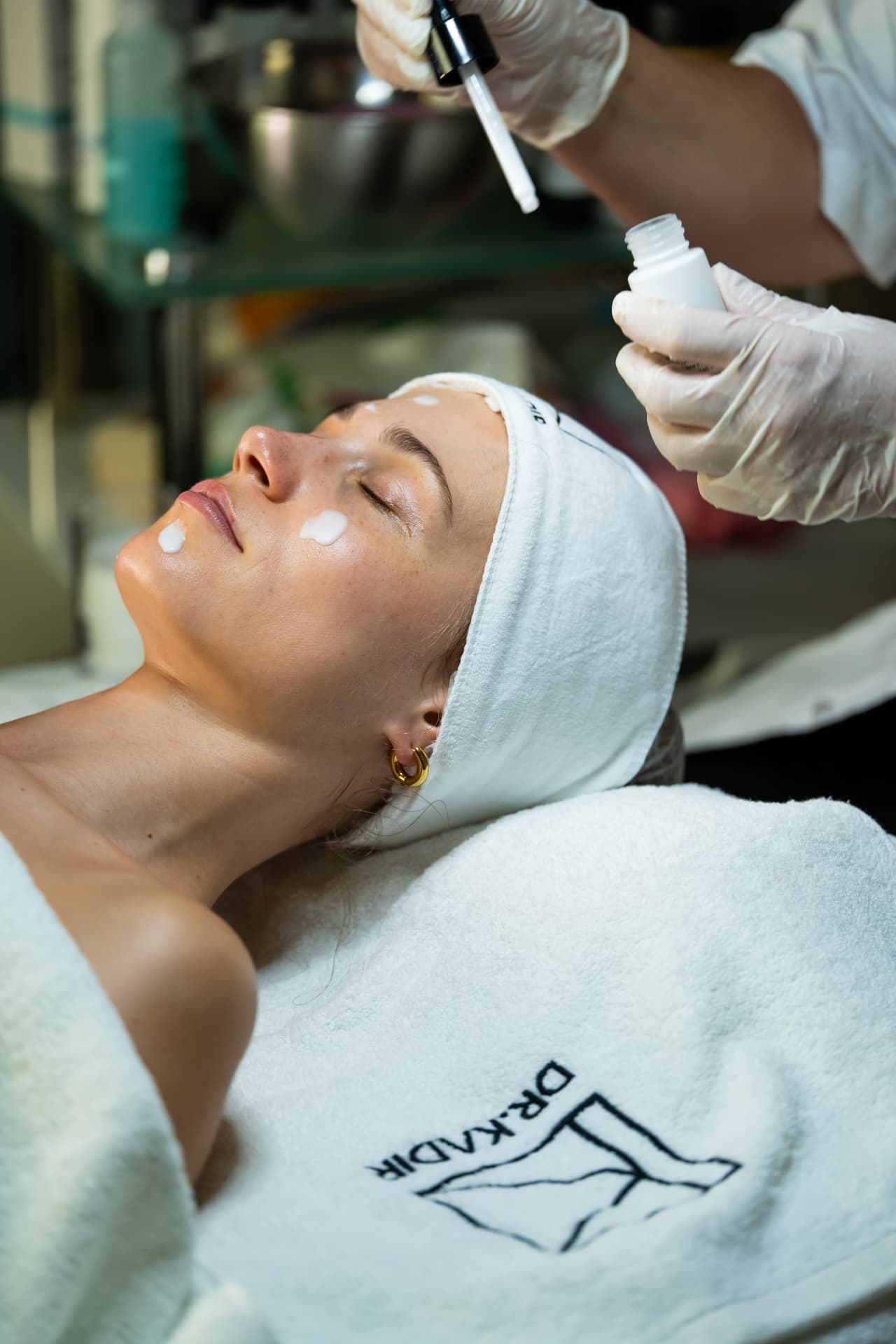 Dr. Kadir products applied during a Glow Recovery facial in Zürich